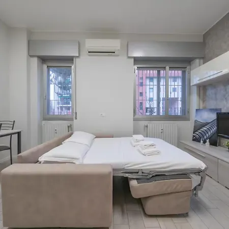Cozy Near The Metro Apartmán Milán